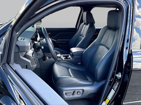 Used 2025 Toyota 4Runner Limited AWD/4WD image 7