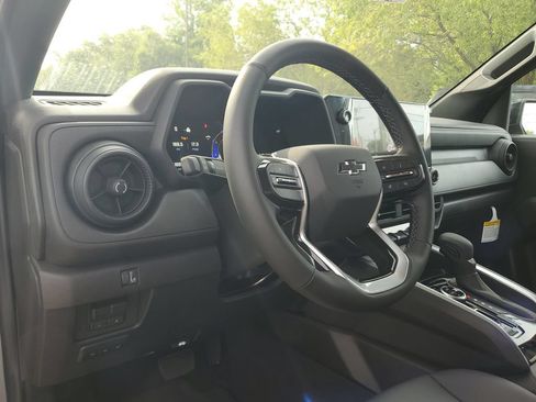 New 2026 Chevrolet Colorado Trail Boss w/ Midnight Edition AWD/4WD image 16
