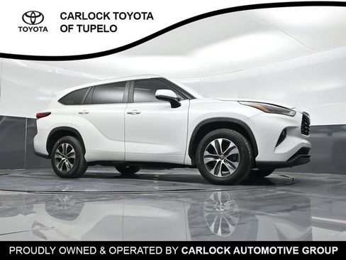 Used 2023 Toyota Highlander XLE FWD image 55
