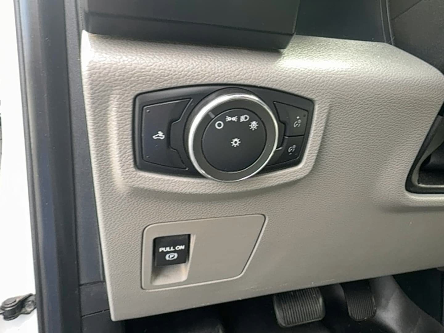 Used 2015 Ford F150 XL w/ XL Power Equipment Group AWD/4WD image 12