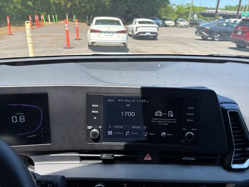 Used 2025 Kia Sportage LX FWD image 17