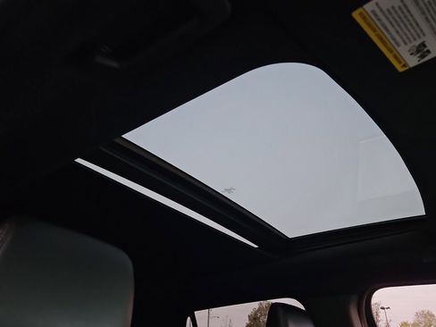 Used 2021 Ford Expedition Limited image 21