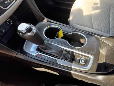 Used 2018 Chevrolet Equinox LS FWD image 19