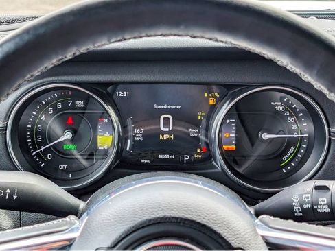 Used 2023 Jeep Wrangler Sahara w/ Cold Weather Group image 18