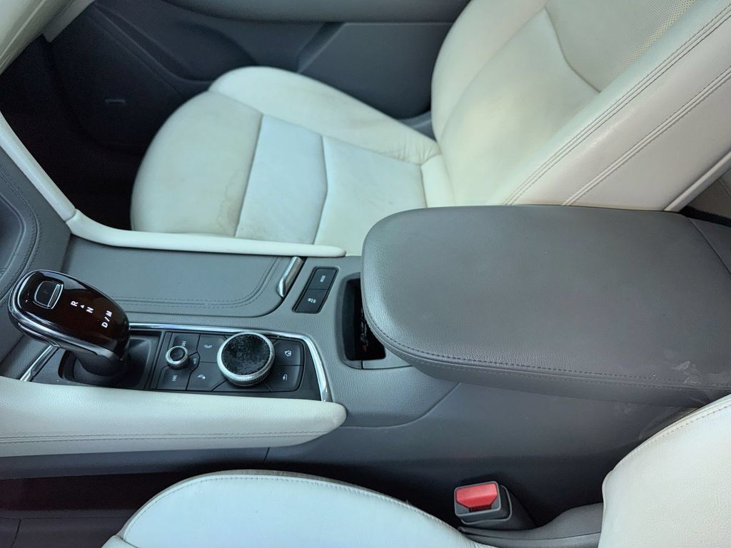 Used 2020 Cadillac XT6 Premium Luxury FWD image 24