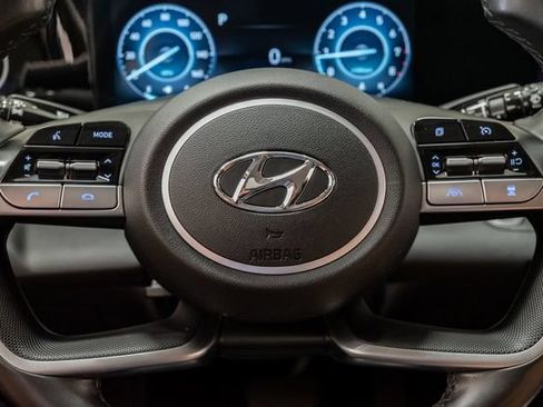 Used 2023 Hyundai Elantra SEL w/ Convenience Package FWD image 12