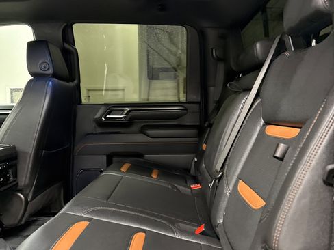 Used 2025 GMC Sierra 2500 AT4 w/ AT4 Premium Plus Package image 13