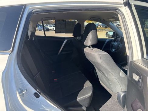 Used 2018 Toyota RAV4 LE image 12