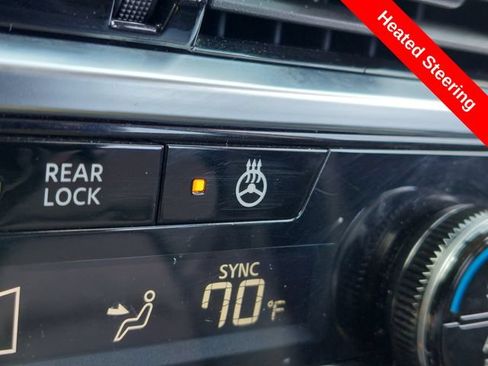 Used 2023 Nissan Pathfinder SL FWD image 14