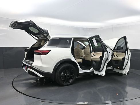 Used 2023 INFINITI QX60 Luxe w/ Performance Audio Package AWD/4WD image 43