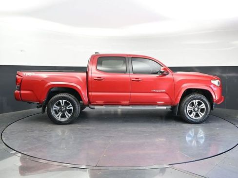 Used 2016 Toyota Tacoma TRD Sport w/ Towing Package RWD image 4