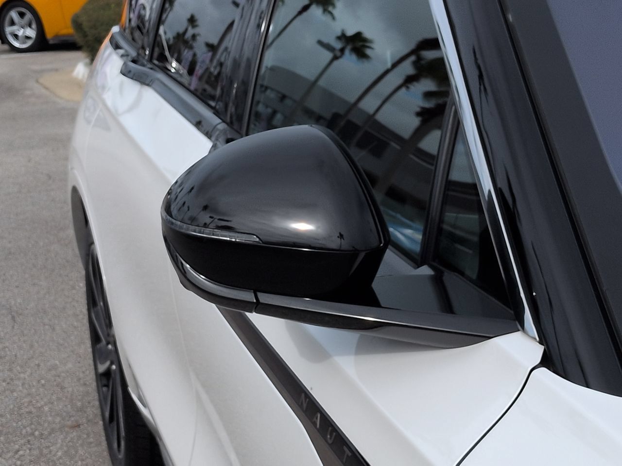Certified 2024 Lincoln Nautilus Black Label AWD/4WD image 12