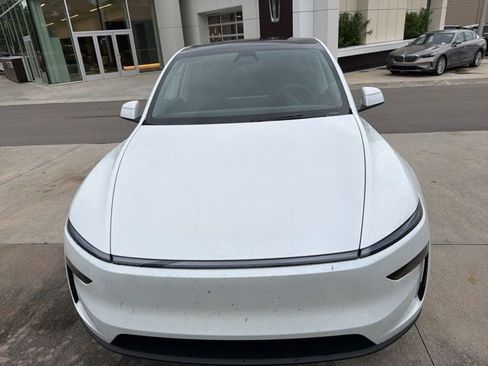 Used 2026 Tesla Model Y Long Range AWD/4WD image 2