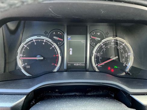 Used 2021 Toyota 4Runner Limited AWD/4WD image 13