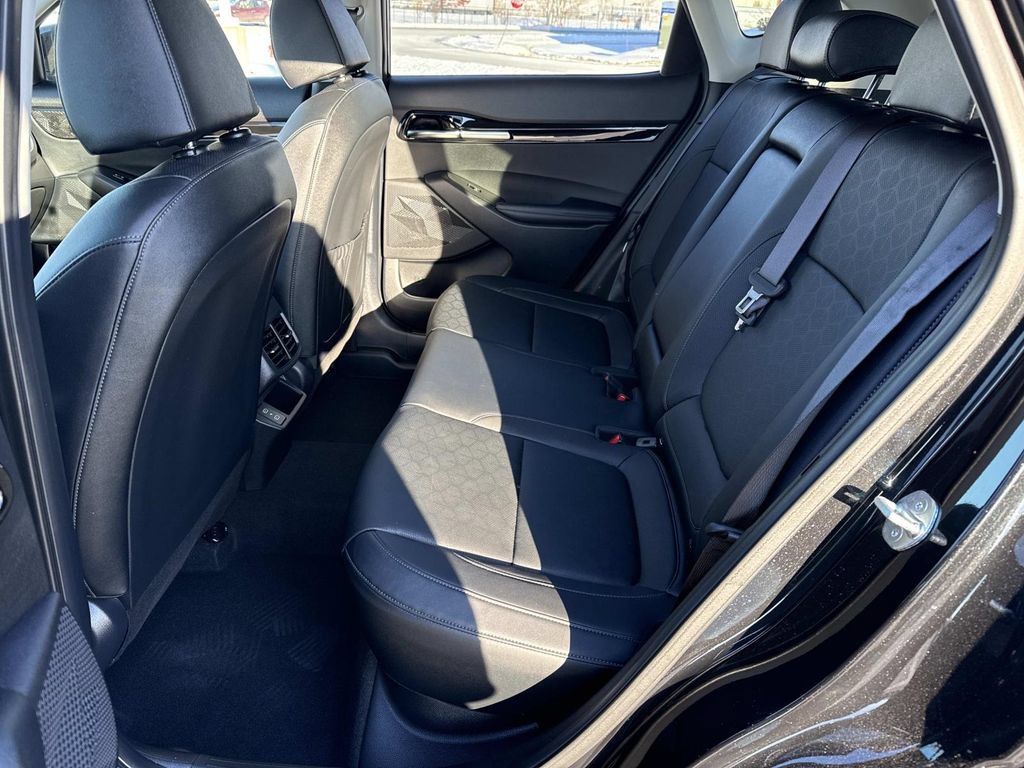 Used 2024 Kia Seltos EX AWD/4WD image 23