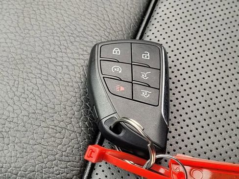 Used 2023 GMC Yukon Denali w/ Advanced Technology Package AWD/4WD image 37