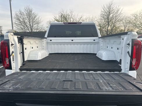 Used 2025 GMC Sierra 1500 SLT image 6