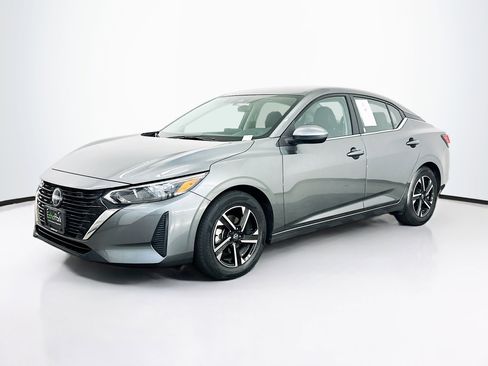 Used 2025 Nissan Sentra SV FWD image 3