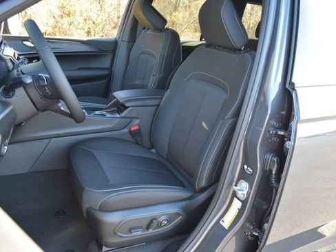 New 2025 Jeep Grand Cherokee Laredo X w/ Luxury Tech Group I image 12