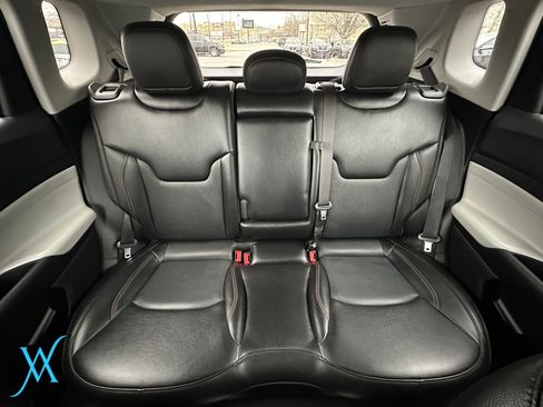 Used 2022 Jeep Compass Limited AWD/4WD image 36