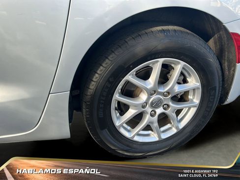 Used 2022 Chrysler Voyager LX image 11