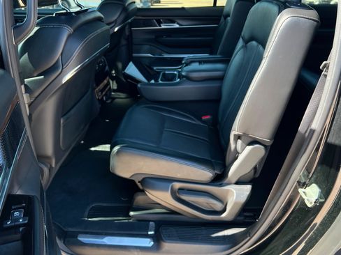 Used 2024 Jeep Grand Wagoneer L 4WD image 21
