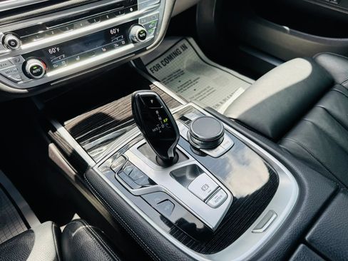 Used 2019 BMW 740i w/ M Sport Package RWD image 21