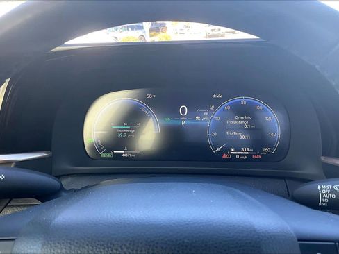 Used 2023 Toyota Crown Limited image 25