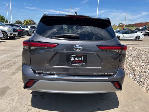 Certified 2021 Toyota Highlander Platinum AWD/4WD image 5
