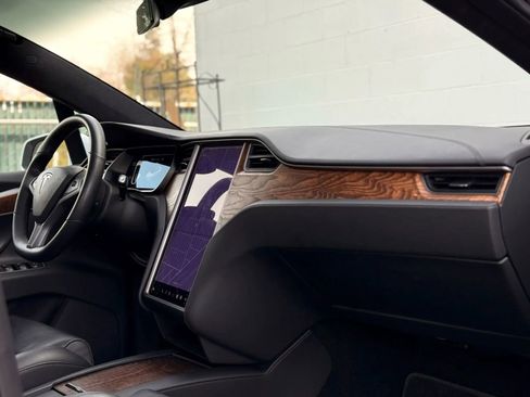 Used 2019 Tesla Model X Long Range image 12