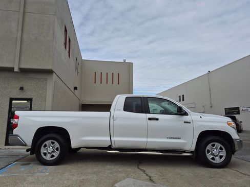 Used 2015 Toyota Tundra SR5 image 4