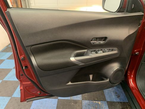 Used 2023 Nissan Kicks SV image 11