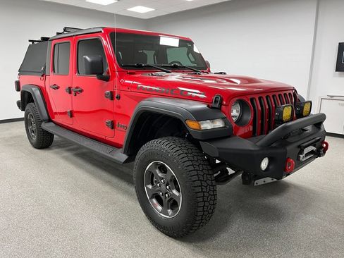 Used 2022 Jeep Gladiator Rubicon w/ Cold Weather Group AWD/4WD image 2