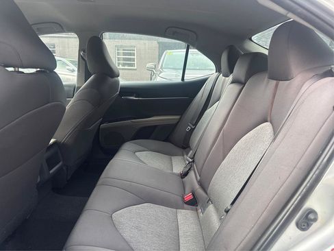 Used 2018 Toyota Camry LE FWD image 10