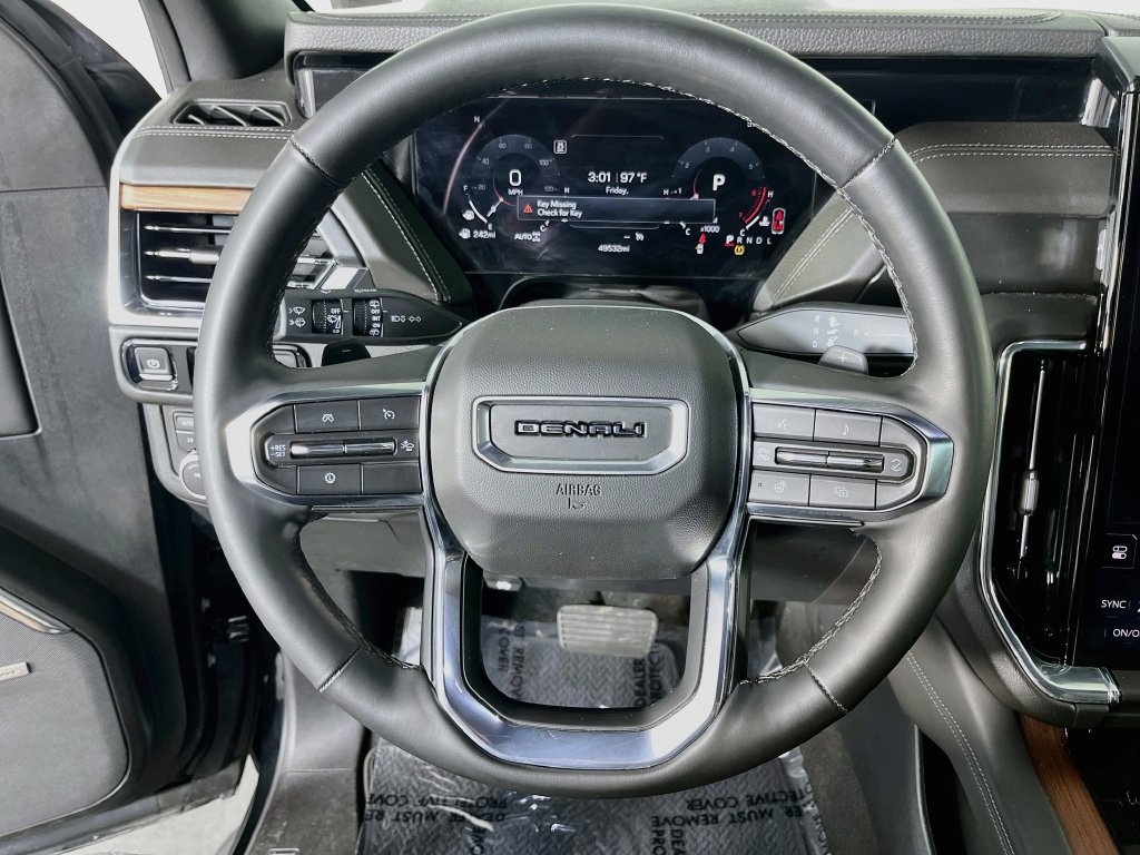 Used 2025 GMC Yukon Denali AWD/4WD image 13