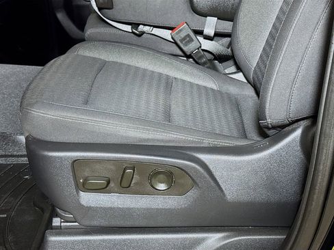 Certified 2023 Chevrolet Silverado 1500 Custom AWD/4WD image 16