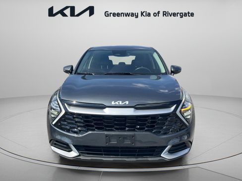 Used 2024 Kia Sportage EX FWD image 2