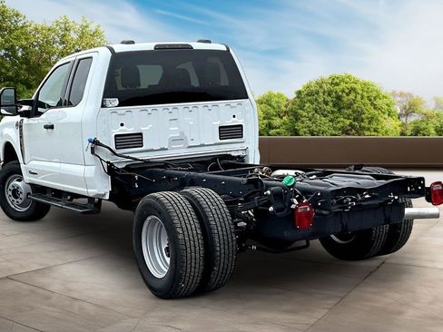 New 2025 Ford F350 XLT w/ XLT Value Package AWD/4WD image 3