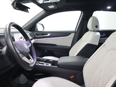 Used 2024 Volkswagen Atlas Cross Sport SEL Premium R-Line image 13