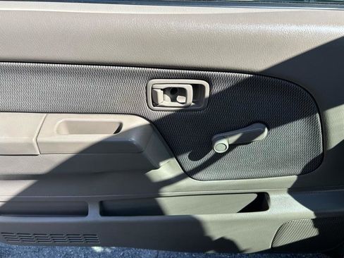 Used 2003 Nissan Frontier XE image 7