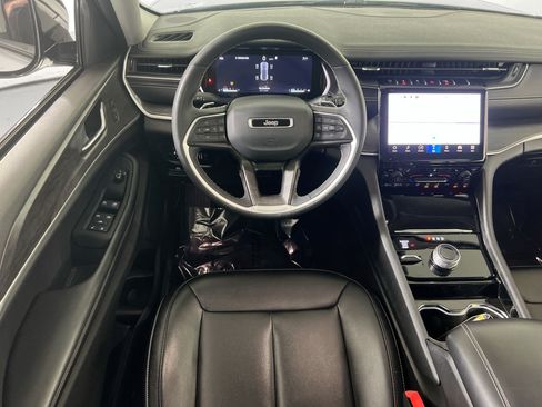 Used 2023 Jeep Grand Cherokee Limited AWD/4WD image 22