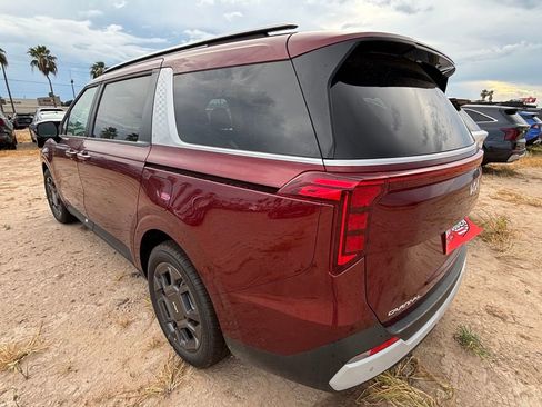 New 2025 Kia Carnival EX FWD image 4
