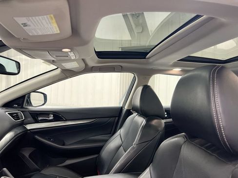 Used 2020 Nissan Maxima 3.5 SL w/ Floor Mat Group FWD image 19