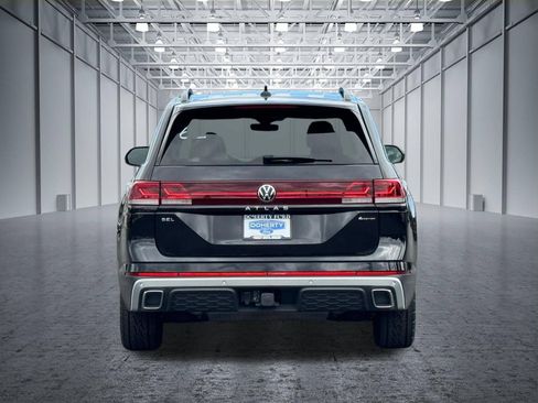 Used 2024 Volkswagen Atlas Peak Edition SEL AWD/4WD image 9