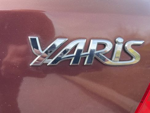 Used 2010 Toyota Yaris 2-Door Hatchback image 19