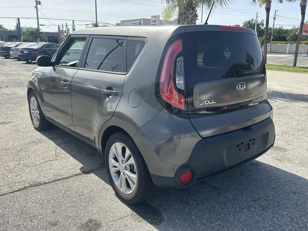 Used 2015 Kia Soul + FWD image 9
