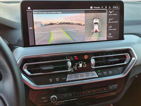 Used 2024 BMW X4 xDrive30i w/ Parking Assistance Package AWD/4WD image 17