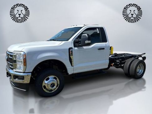 New 2026 Ford F350 XL image 1
