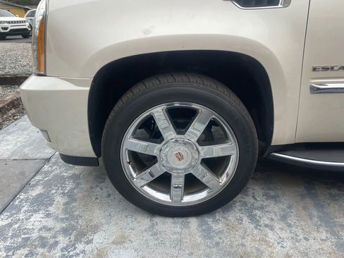 Used 2013 Cadillac Escalade Luxury image 12