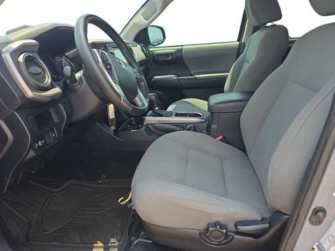 Used 2019 Toyota Tacoma SR5 RWD image 11